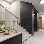 Lubostron Park By Renters Hotel *