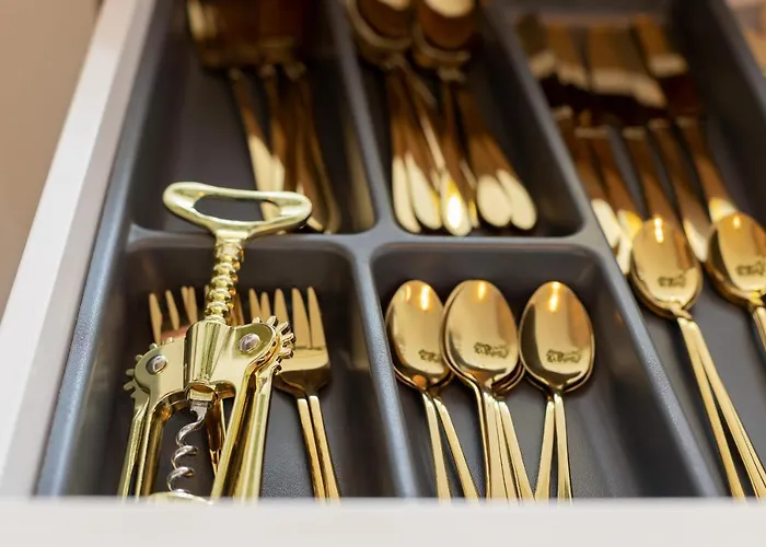 מלון Lubostron Park By Renters