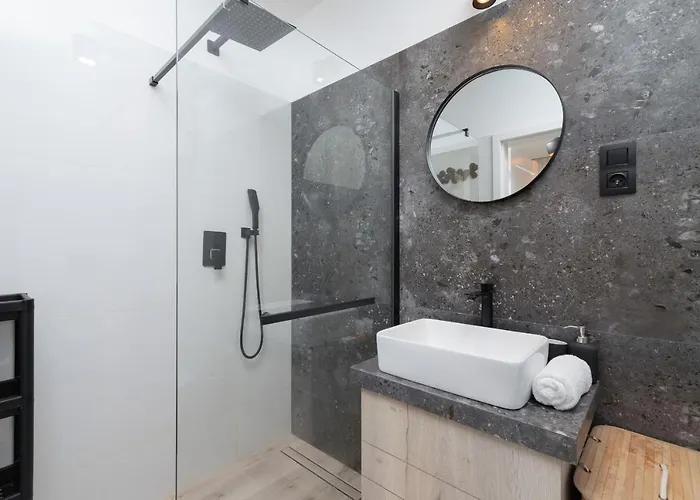 מלון Lubostron Park By Renters