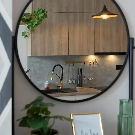 Hotel Lubostron Park By Renters *